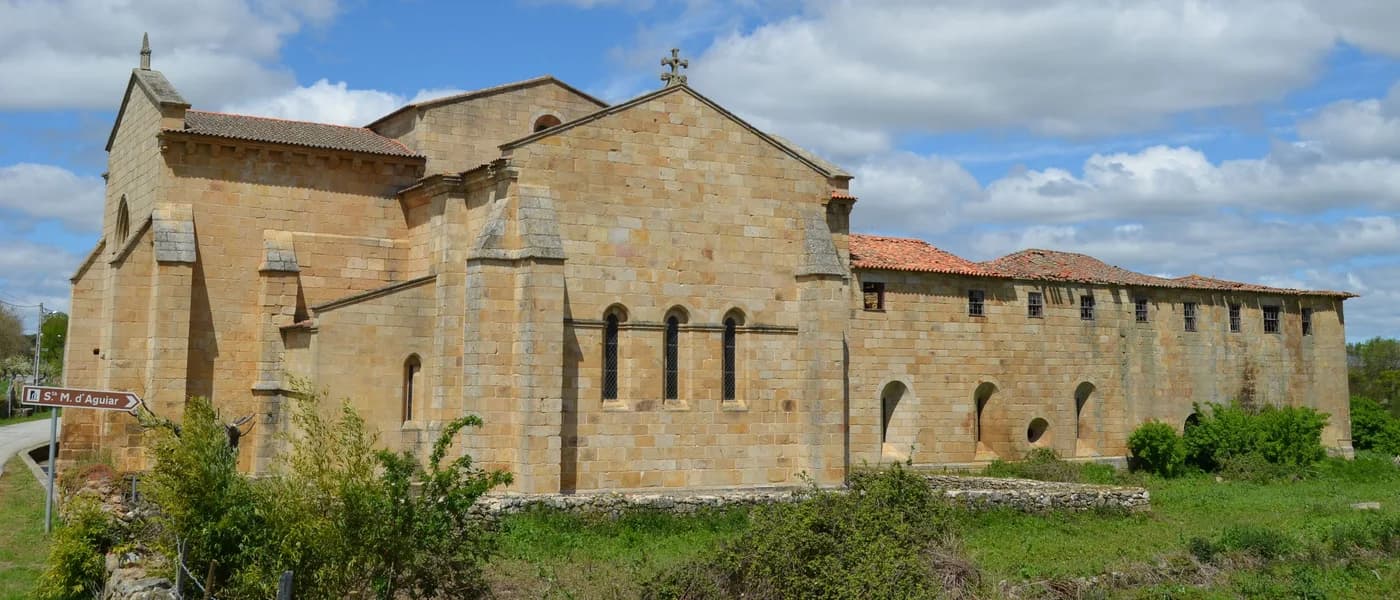 Mosteiro e Igreja de Santa Maria de Aguiar