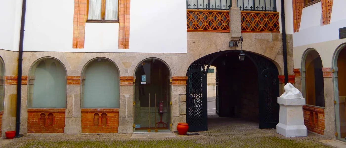 Casa - Museu Teixeira Lopes