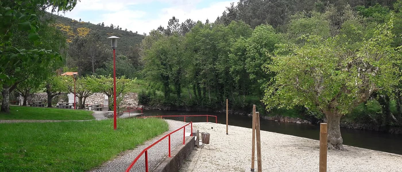 Praia Fluvial Vila Cova à Coelheira
